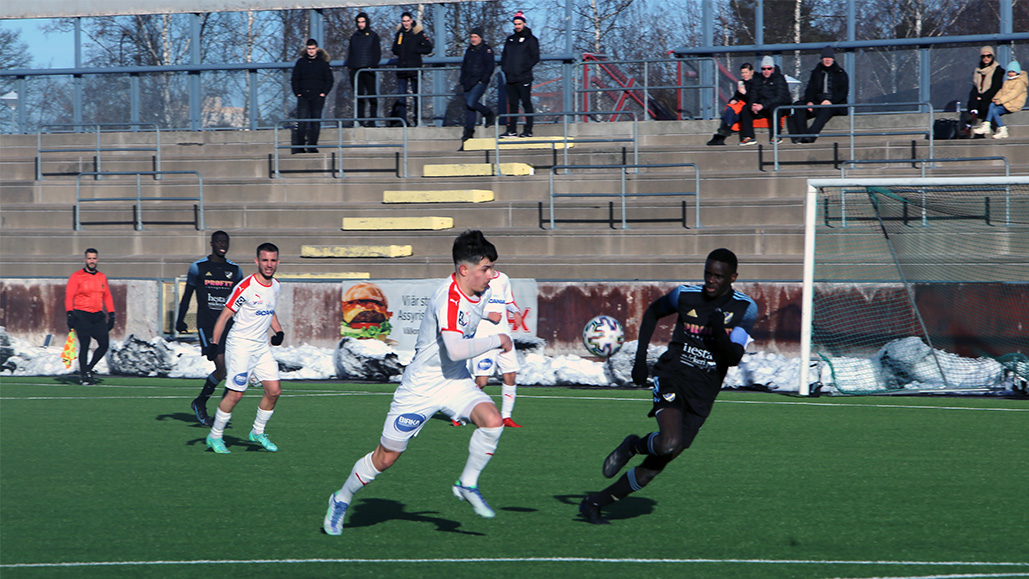 Rinor Nushi och Antonio Yakoub hittade varandra direkt mot IFK Uppsala, de radade upp målchanser och spräckte målprotokollet i 80:minuten.  [FOTO: Redaktionen]