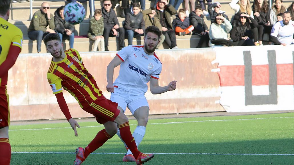 Hugo Fernandez förlänger med Assyriska
