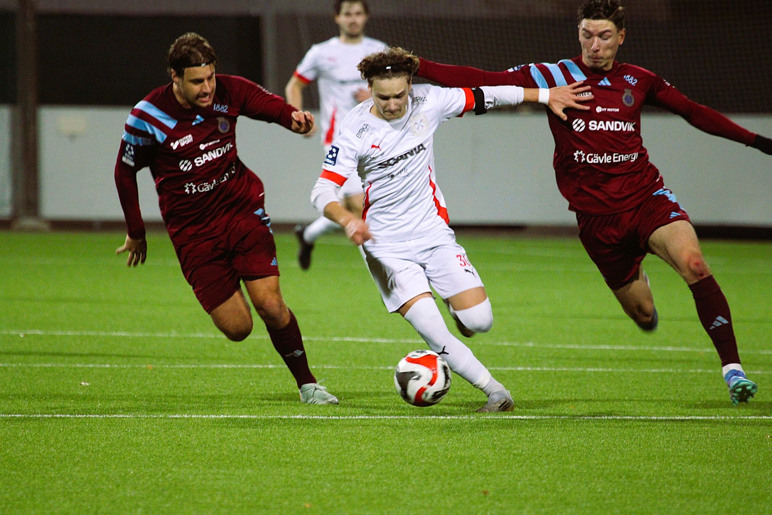 Serhii Ishchyk från start i sin första A-lagsmatch för Assyriska FF