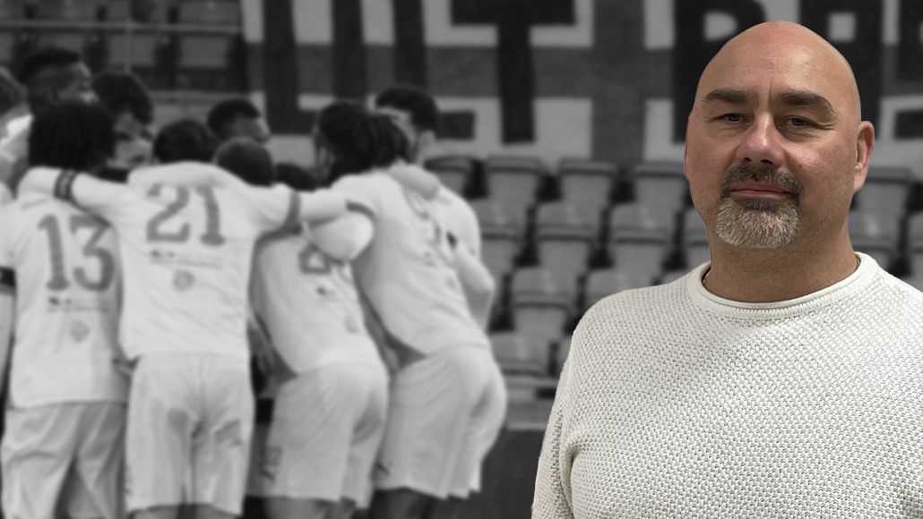 Han har mött Assyriska både som spelare och tränare, men nu tar Tino Katsoulakis över ansvaret som huvudtränare för klubben